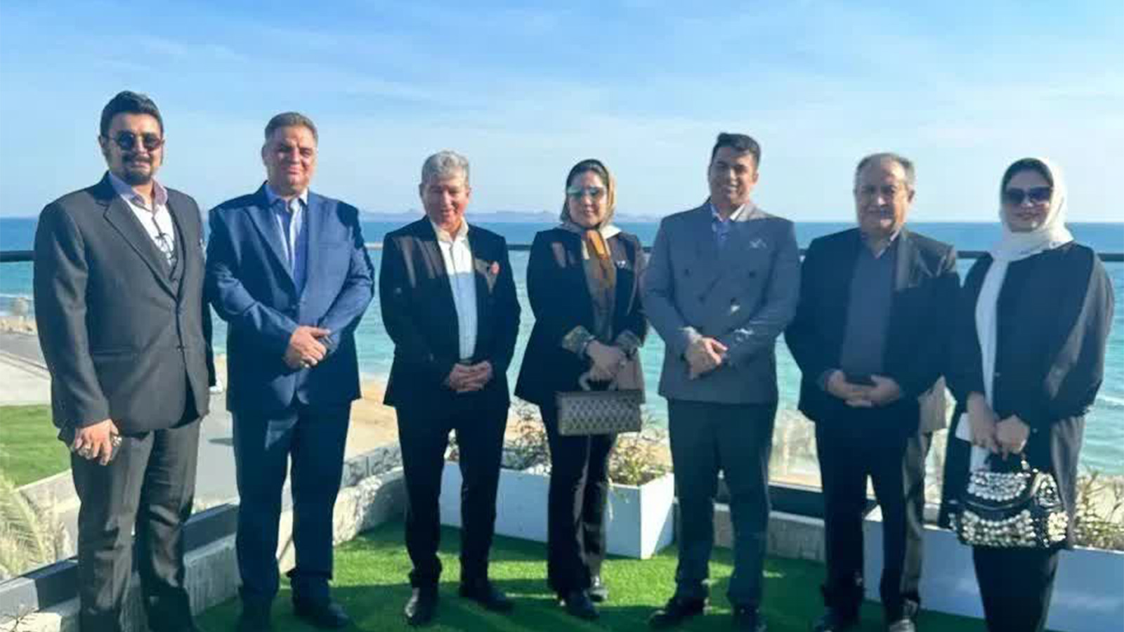 بازدیدنمایشگاه طلاجواهروزیورالات درجزیره زیبای قشم