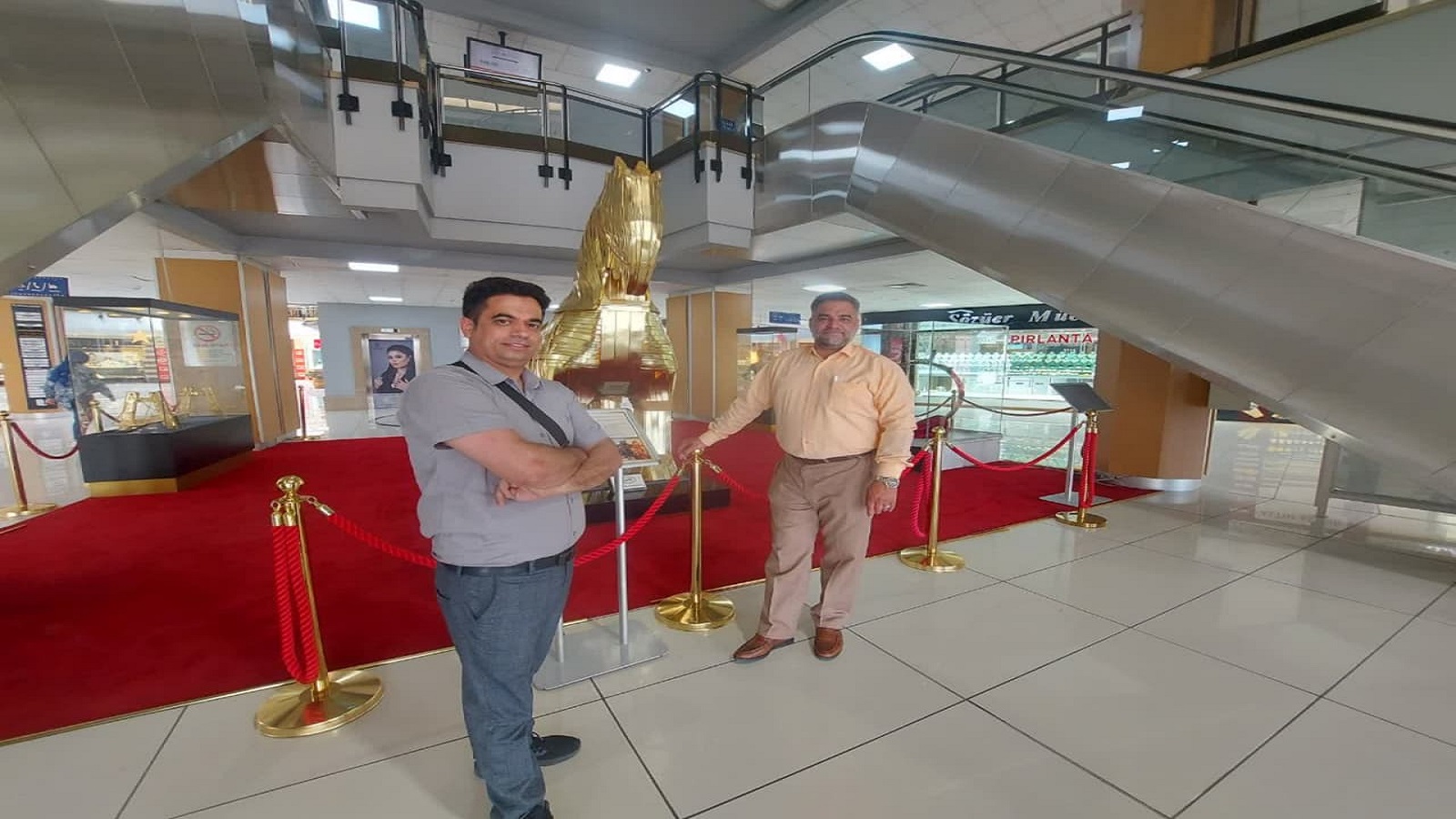 جناب اسماعیل صمدی مدیرمجموعه بزرگ وبین الملی برندپیوژن